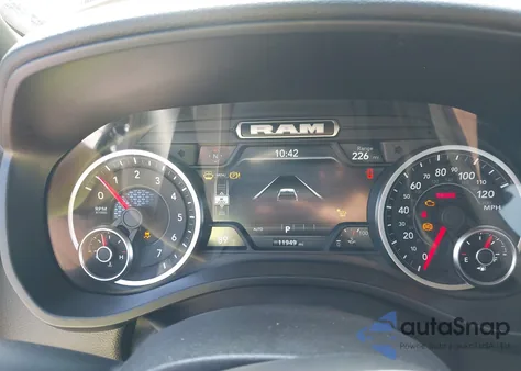 2025 Ram 1500 Big Horn 4X4 5'7 Box z USA, uszkodzony, nr VIN 1C6SRFFPXSN739878